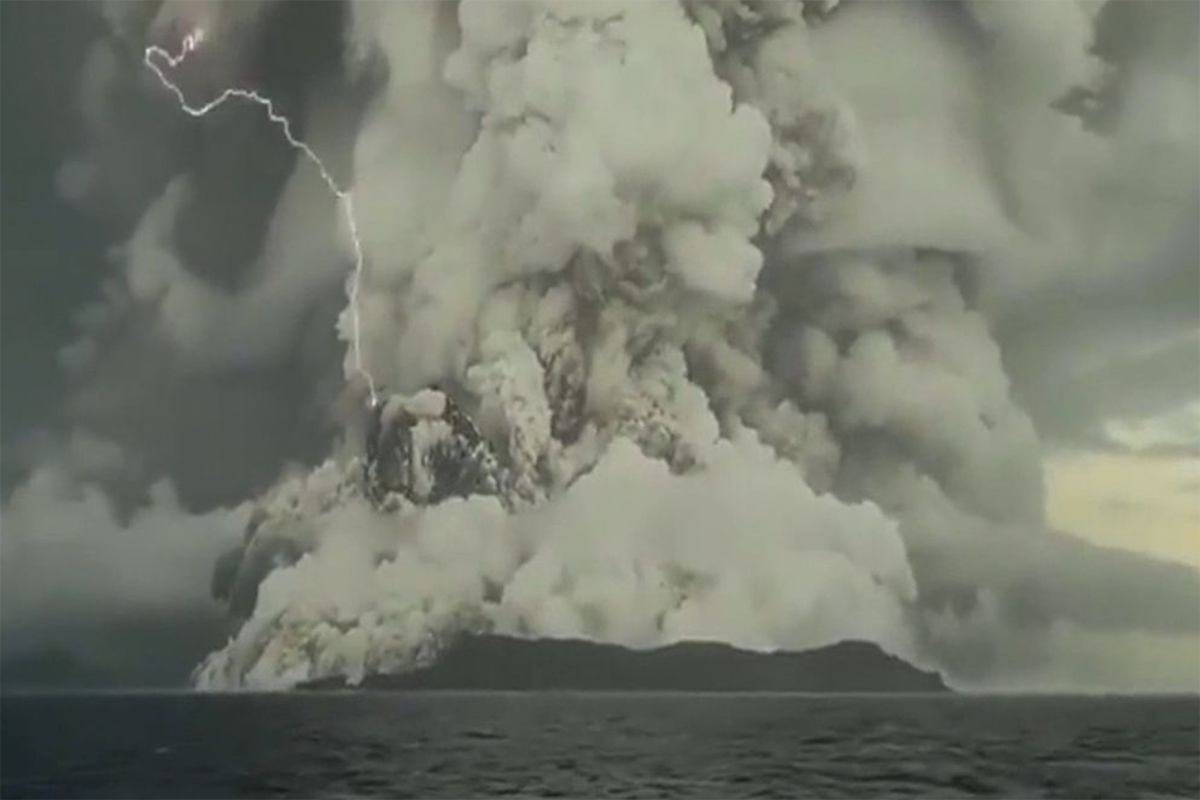 Ash and gas from volcanic eruption enters Queensland skies