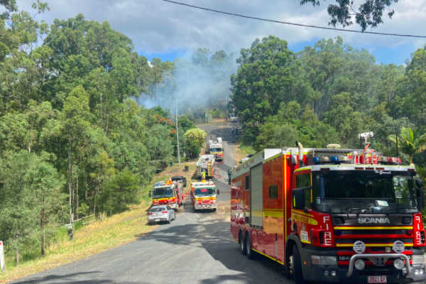 Article image for Fire crews battle huge blaze at Mount Tambourine