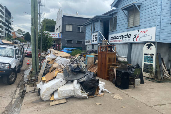 image-4bc-image-4bc-fonzie_abbott_centre_after_floods-3