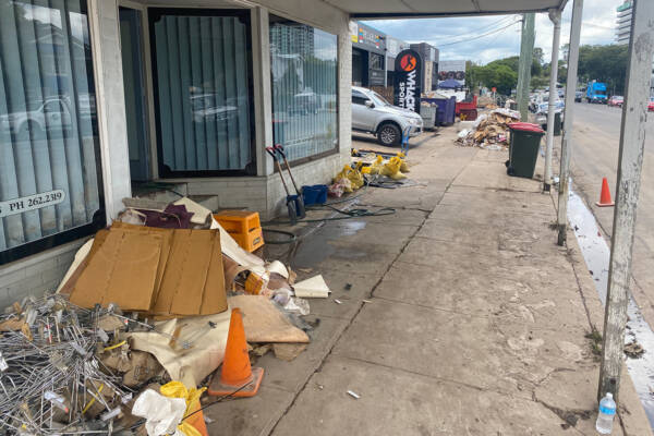 image-4bc-image-4bc-fonzie_abbott_centre_after_floods-4