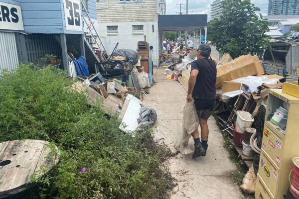 image-4bc-image-4bc-fonzie_abbott_centre_after_floods-5