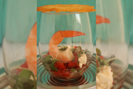 Lisa Mead’s recipe of the week: Prawn and Garden Salad with a Parmesan Wafer 