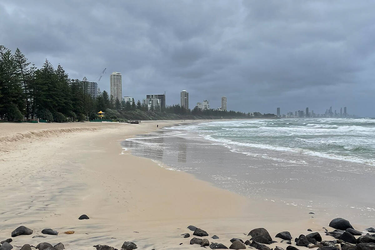 Article image for Gold Coast beaches closed amid unstable conditions 