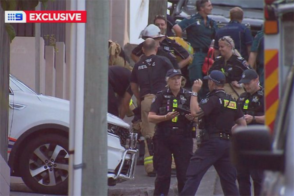 Article image for Sledgehammer-wielding man arrested after lengthy Brisbane siege