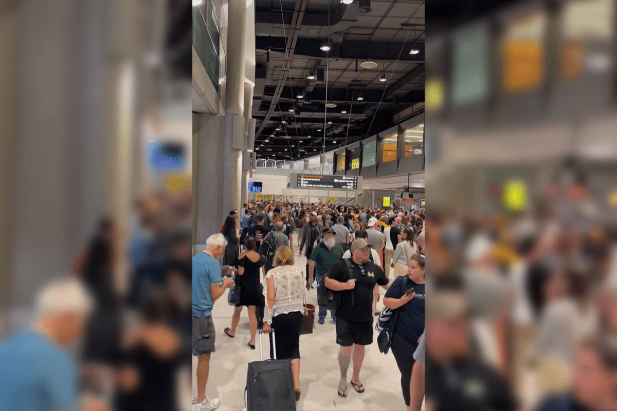 Article image for 33 flights delayed after security breach emptied domestic terminal 