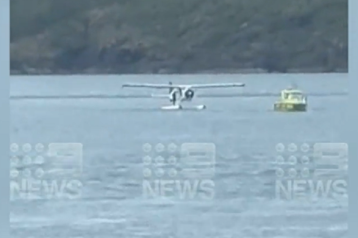 Article image for Holidaymakers make lucky escape after seaplane crash