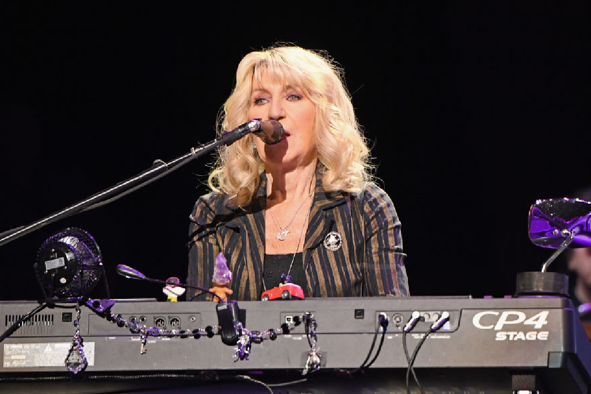 Article image for Tributes flow for Fleetwood Mac singer Christine McVie