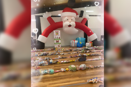 Gold Coast charity sets new world record for Christmas presents lined up