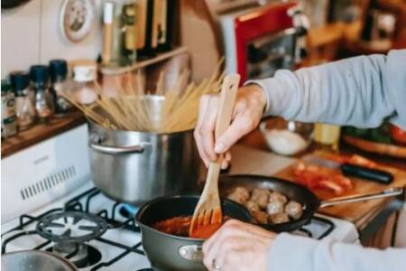 Cooking with Sarah Boorer