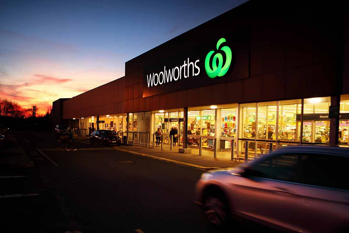 Article image for Woolworths announces big change to plastic bag policy