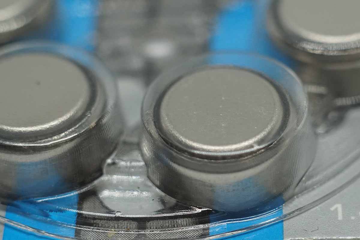 Article image for Baby in intensive care after swallowing button battery