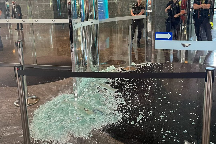 Article image for Fair Work Ombudsman office doors smashed during CFMEU rally