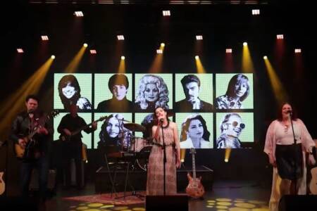 Audio Vixen concert celebrates contemporary music Icons