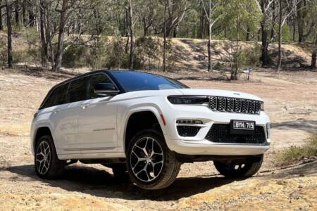 Jeep Grand Cherokee Summit Reserve 4xe SUV – pure electric range underdone