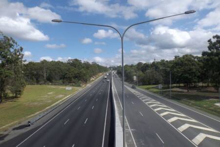 State government to expand Logan Motorway by charging truckies more